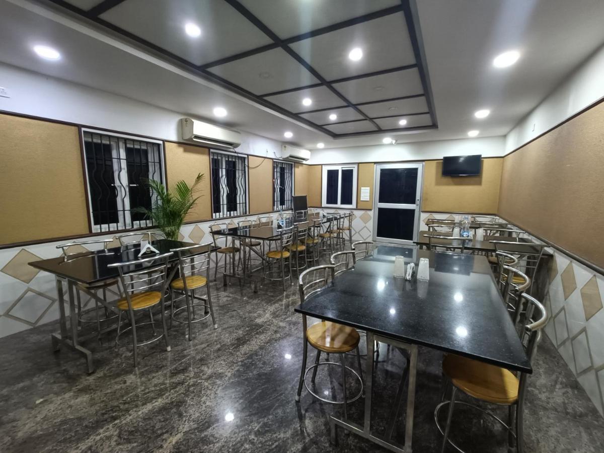 Hotel Arunachala Puducherry Zewnętrze zdjęcie